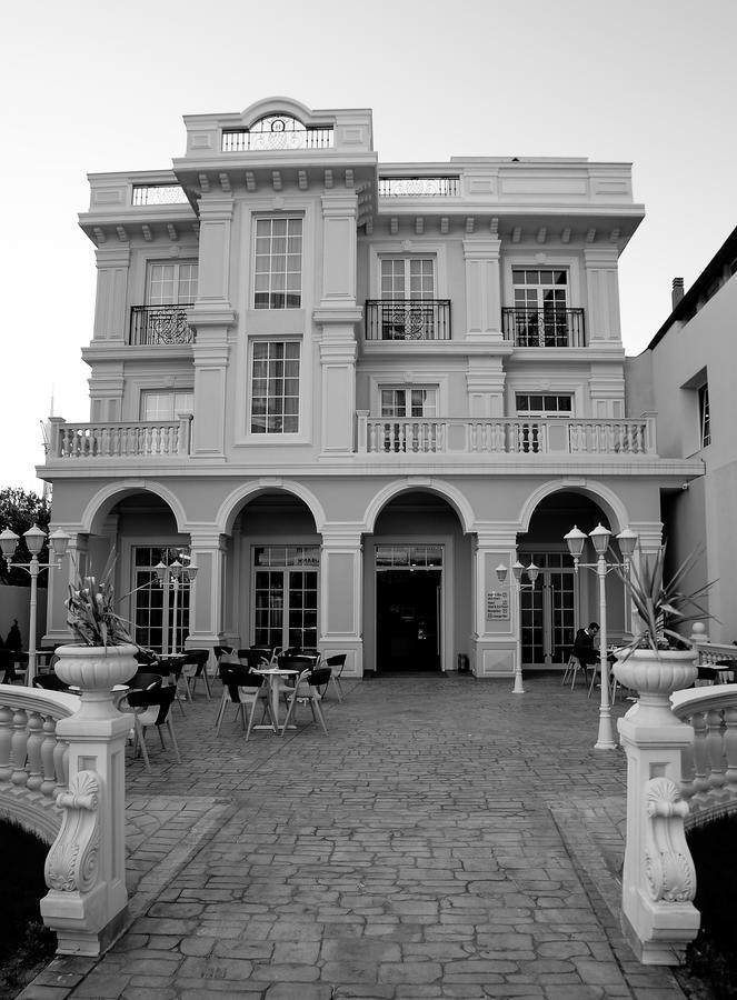 Hotel Vila Imperial Elbasan Exterior photo