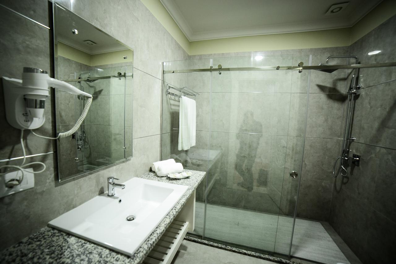 Hotel Vila Imperial Elbasan Exterior photo