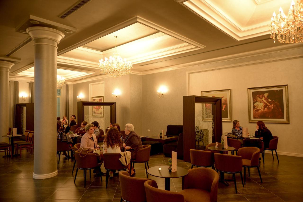 Hotel Vila Imperial Elbasan Exterior photo